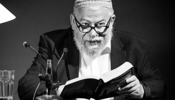 Muž mnoha profesí, to je vrchní zemský rabín, dramatik, spisovatel, scenárista, náboženský myslitel, bývalý chartista a disident i exulant Karol Sidon. Foto: David Konečný